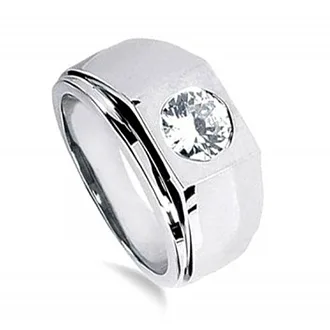 Перстень мужской золотой с бриллиантом