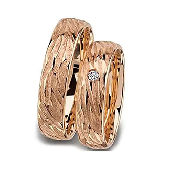 Обручальные кольца с фактурой