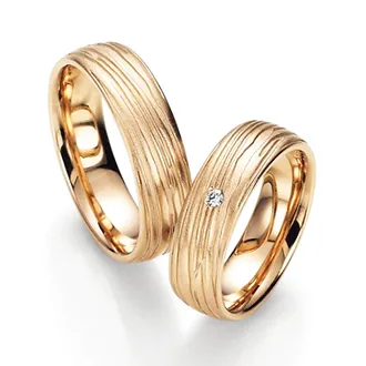 Золотые обручальные кольца фактурные