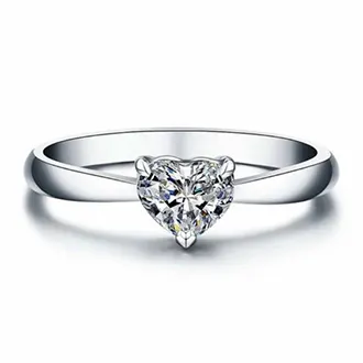 Кольцо с бриллиантом "сердце"