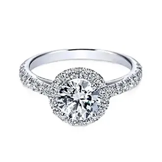Помолвочное кольцо с бриллиантом
