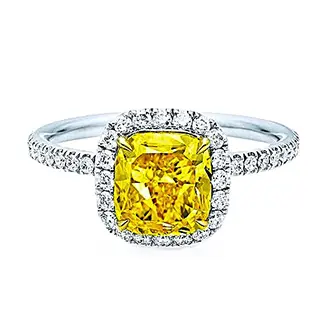 Помолвочное кольцо из платины с желтым бриллиантом