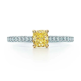 Кольцо с желтым бриллиантом